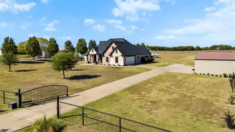 2727 Enloe Rd, Howe, TX 75459