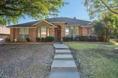 2422 Whitetail Dr, Mesquite, TX 75181