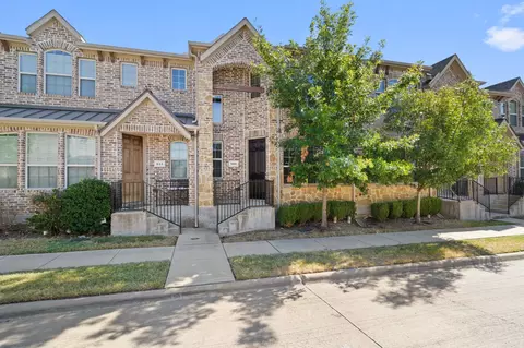 909 Shelby Ln, The Colony, TX 75056