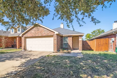 2015 Whispering Hills Dr, Forney, TX 75126