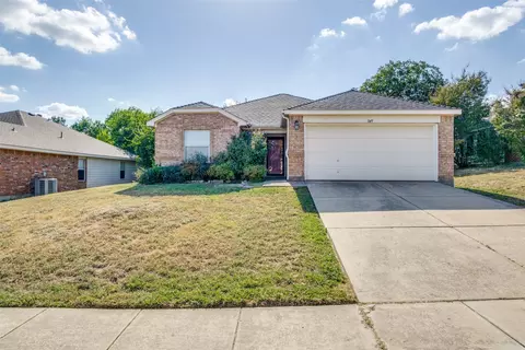 849 Beaver Creek Dr, Burleson, TX 76028