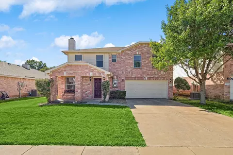 7976 Meadow View Trl, Fort Worth, TX 76120