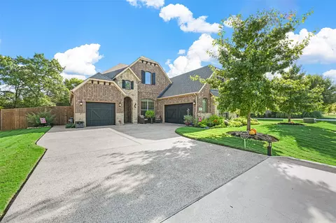 816 Silver Creek Dr, Desoto, TX 75115