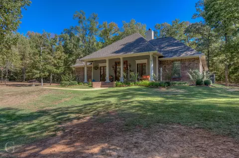 120 Oak Leaf Trl, Benton, LA 71006