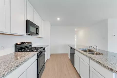 1128 Gunslinger Dr, Fort Worth, TX 76052 photo 4