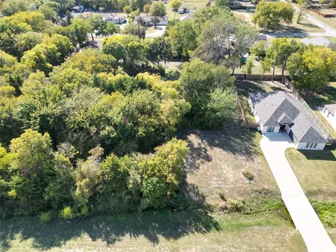 2911 Ames Rd, Lancaster, TX 75134