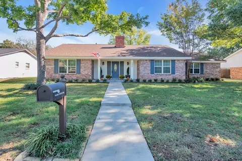 4608 Taos Dr, Haltom City, TX 76180