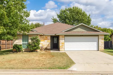 2108 8th St, Brownwood, TX 76801