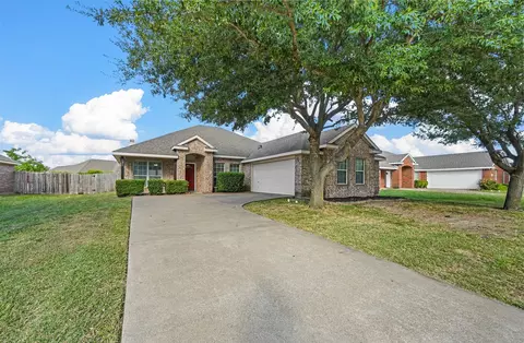 122 Parks Branch Rd, Red Oak, TX 75154