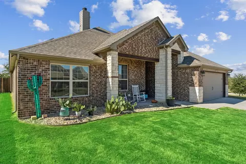 102 Landry Ave, Godley, TX 76044