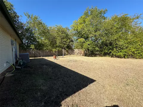 101 Red Oak Cir, Ector, TX 75439 photo 25