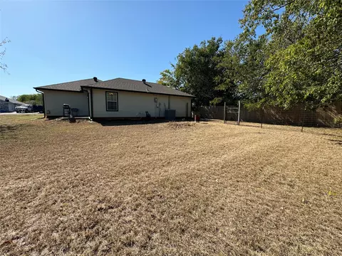 101 Red Oak Cir, Ector, TX 75439 photo 29