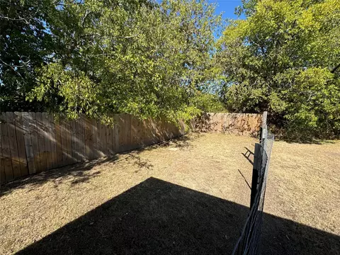 101 Red Oak Cir, Ector, TX 75439 photo 31