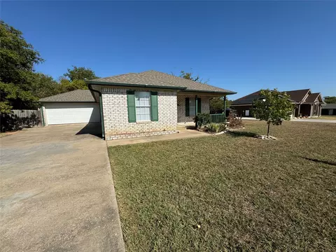 101 Red Oak Cir, Ector, TX 75439 photo 2