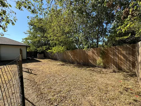 101 Red Oak Cir, Ector, TX 75439 photo 30
