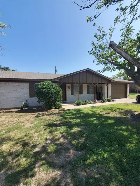 128 Oak Creek St, Jacksboro, TX 76458