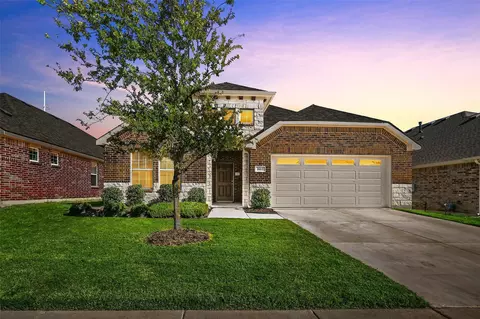2612 Chalmers Rd, Glenn Heights, TX 75154