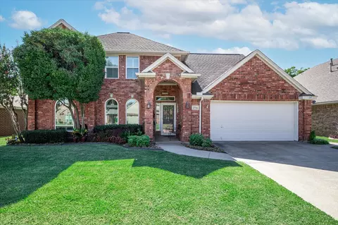 2716 Cedar Springs Ct, Bedford, TX 76021