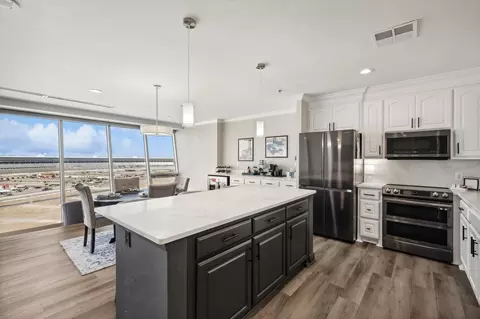 3575 Lone Star Cir #711, Fort Worth, TX 76177