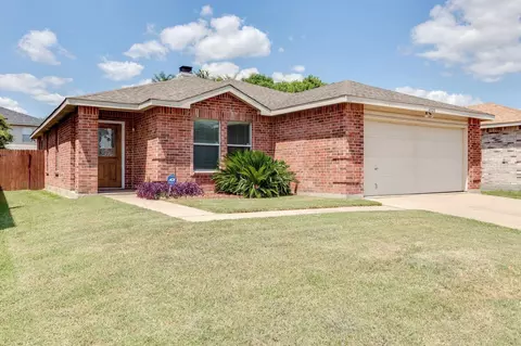 4028 Golden Horn Ln, Fort Worth, TX 76123