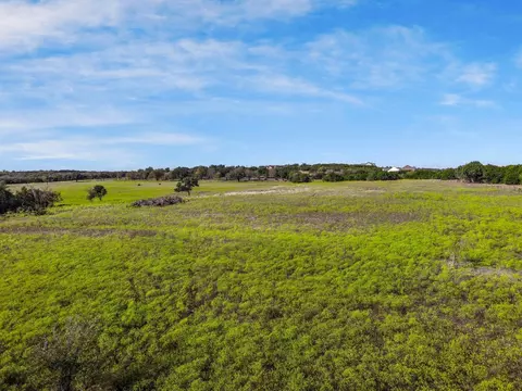 101 Tiffany Ct, Azle, TX 76085