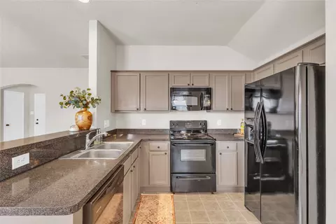 508 Meadowview St, Farmersville, TX 75442