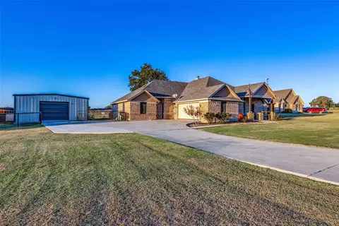 213 Savannah Dr, Weatherford, TX 76087
