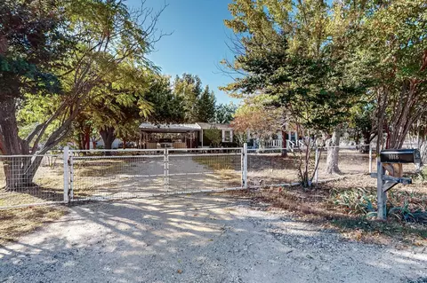 1018 Shady Ln, Springtown, TX 76082