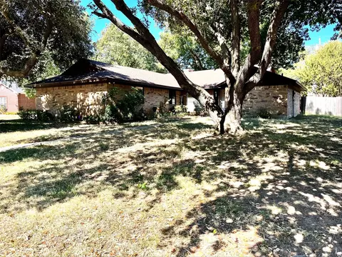 2013 Ashland Dr, Gainesville, TX 76240