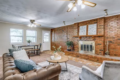 Living - 1000 Powell Rd, Mesquite, TX 75149 photo 3 of 4