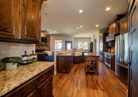 Kitchen - 4560 Huling Rd, Sanger, TX 76266 photo 2 of 3