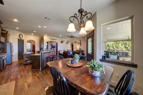 Dining - 4560 Huling Rd, Sanger, TX 76266 photo 2 of 2