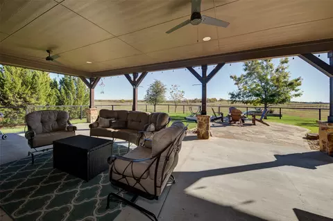 Exterior - 4560 Huling Rd, Sanger, TX 76266 photo 6 of 8