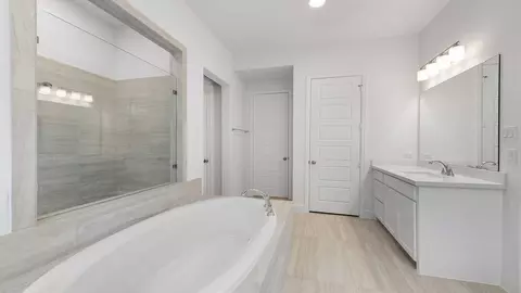Bath - 916 Maple Leaf Ln, Haslet, TX 76052 photo 2 of 2