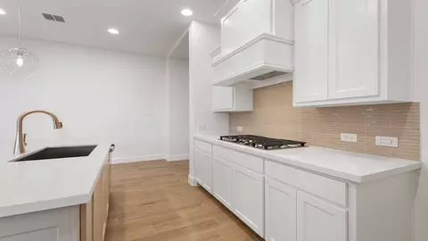 Kitchen - 916 Maple Leaf Ln, Haslet, TX 76052 photo 3 of 4