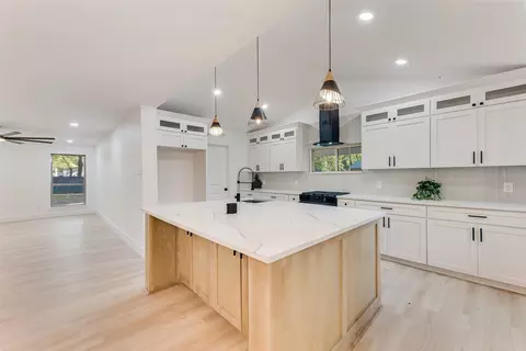 8742 Dunlap St, Dallas, TX 75217