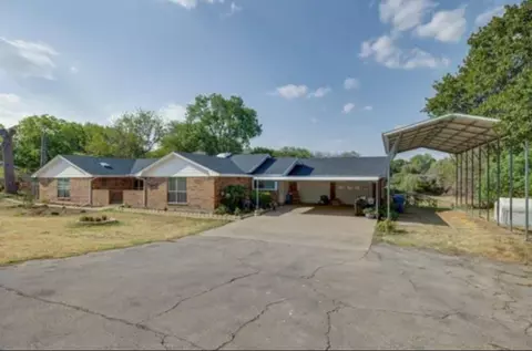 1000 Greenbriar Ave, Keene, TX 76059