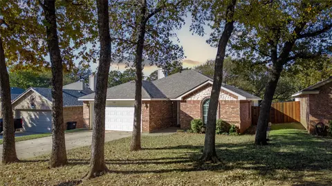 3733 Oak St, Euless, TX 76040 photo 2
