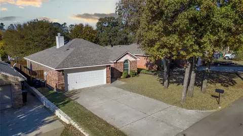 3733 Oak St, Euless, TX 76040 photo 6