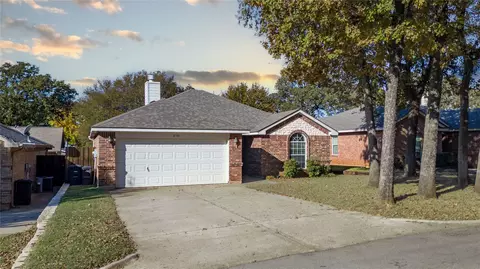 3733 Oak St, Euless, TX 76040 photo 3