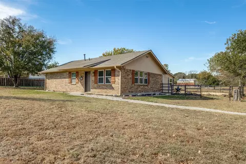 415 County Road 2121, Gainesville, TX 76240
