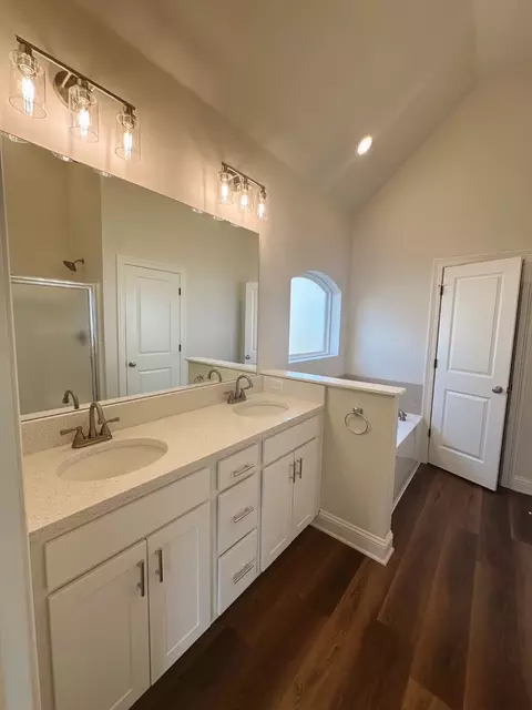 Bath - 5773 Bunker Way, Blanchard, LA 71107 photo 1 of 2