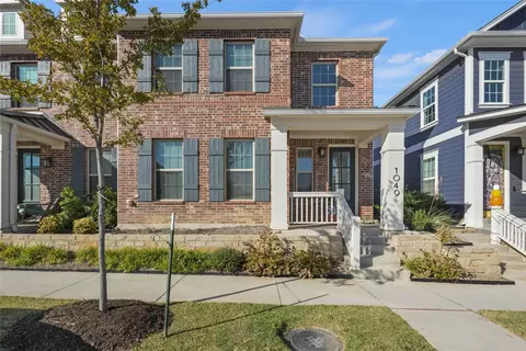1049 Thomas Pl, Carrollton, TX 75006