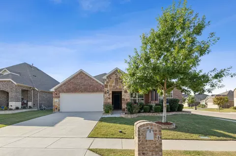 1900 Angein Ln, Fort Worth, TX 76131
