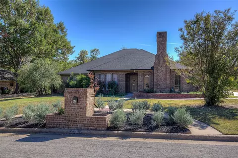 701 River Oaks Dr, Greenville, TX 75402