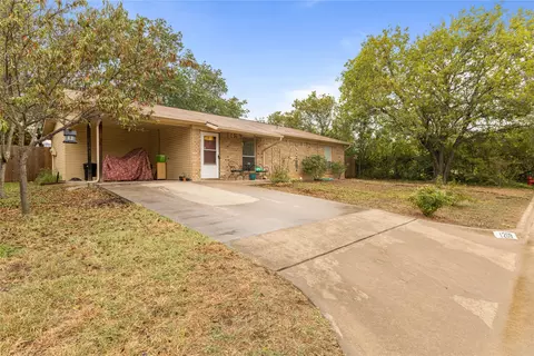 1209 Tremont St, Weatherford, TX 76086