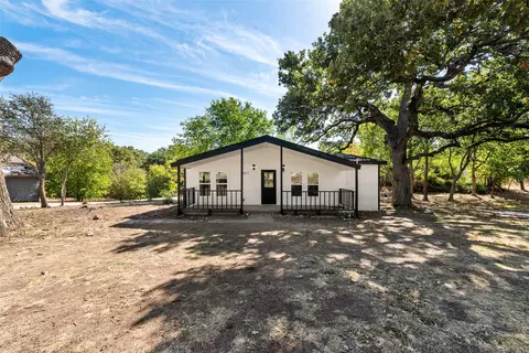 907 Carter Dr, Little Elm, TX 75068