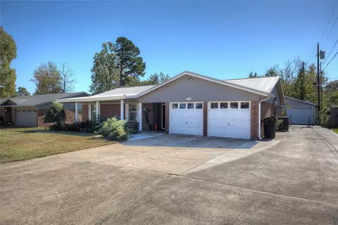 3260 Pine Bluff St, Paris, TX 75460