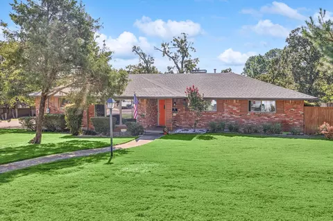 1226 Clover Ln, Denton, TX 76209