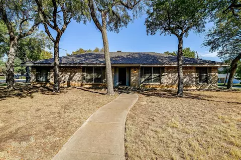 1613 Ridgeview Dr, Arlington, TX 76012
